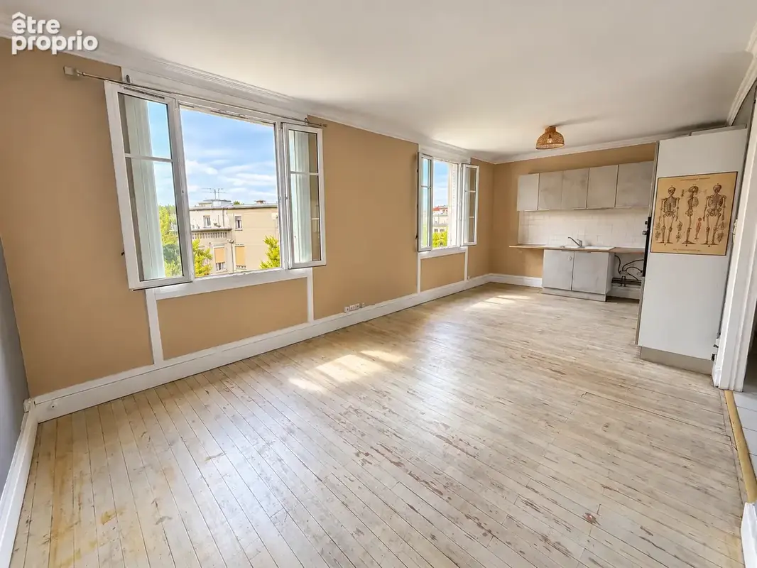 LYON 3ᵉ   Appartement 4 pièces traversant   78 m2   4ᵉ étage avec ascenseur - photo 1
