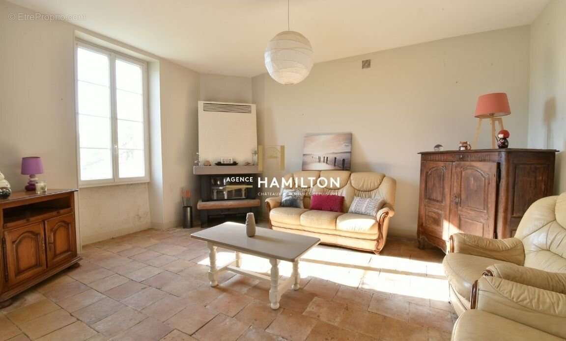 Maison de hameau en pierre avec terrain attenant - photo 2