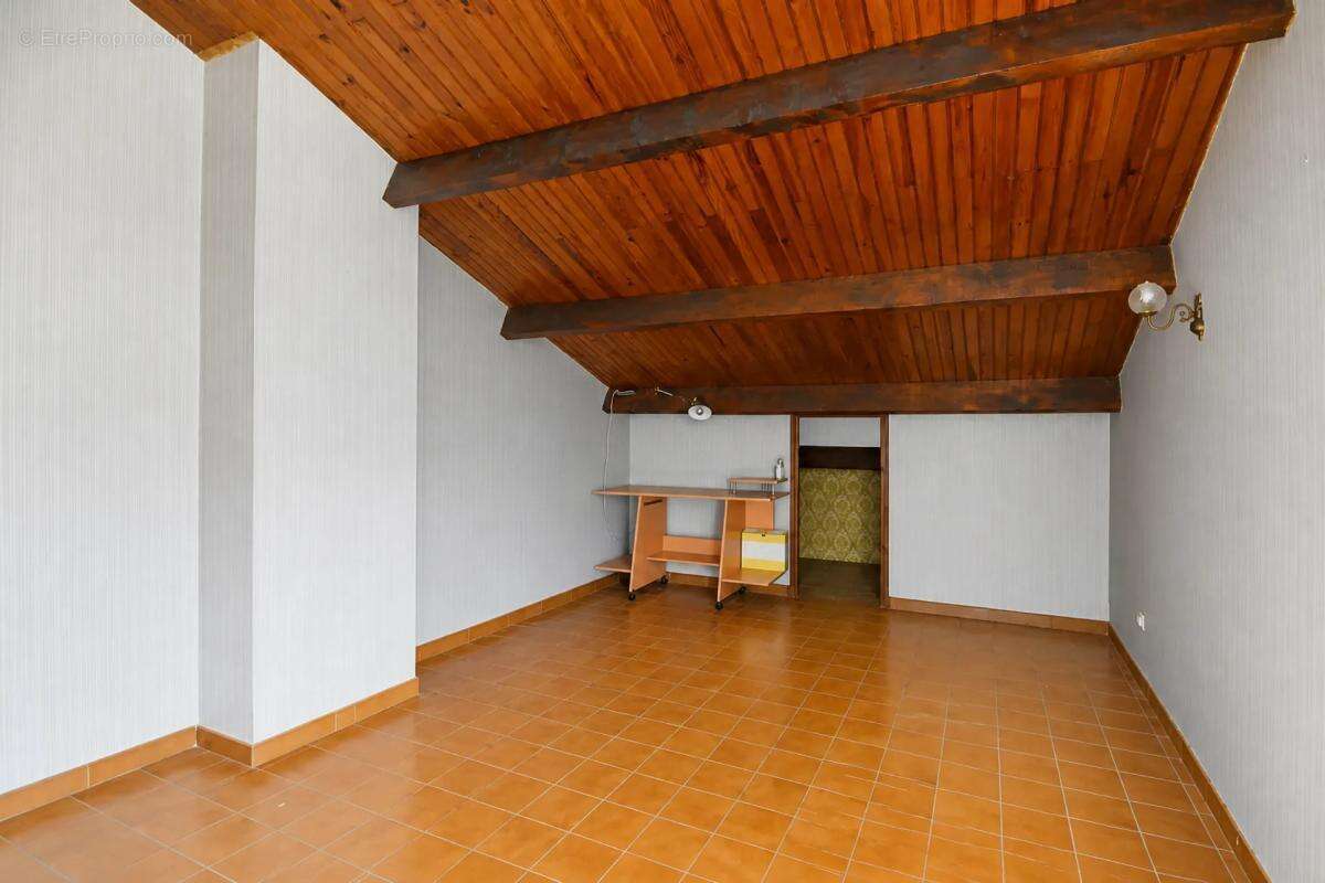 Maison de 5 pièces de 129 m² à Arles - photo 9