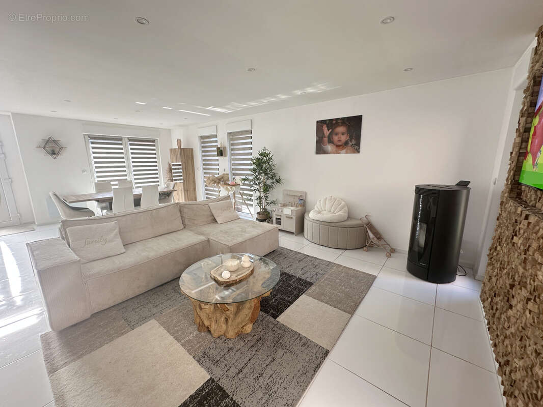 Maison à DOUCHY-LES-MINES