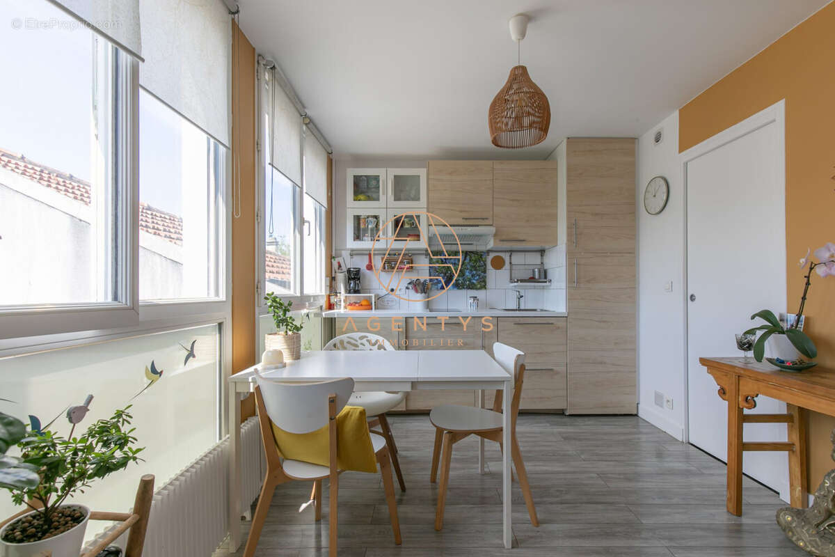 Appartement à SAINT-MAUR-DES-FOSSES