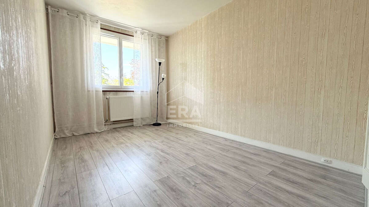 Appartement à CORBEIL-ESSONNES