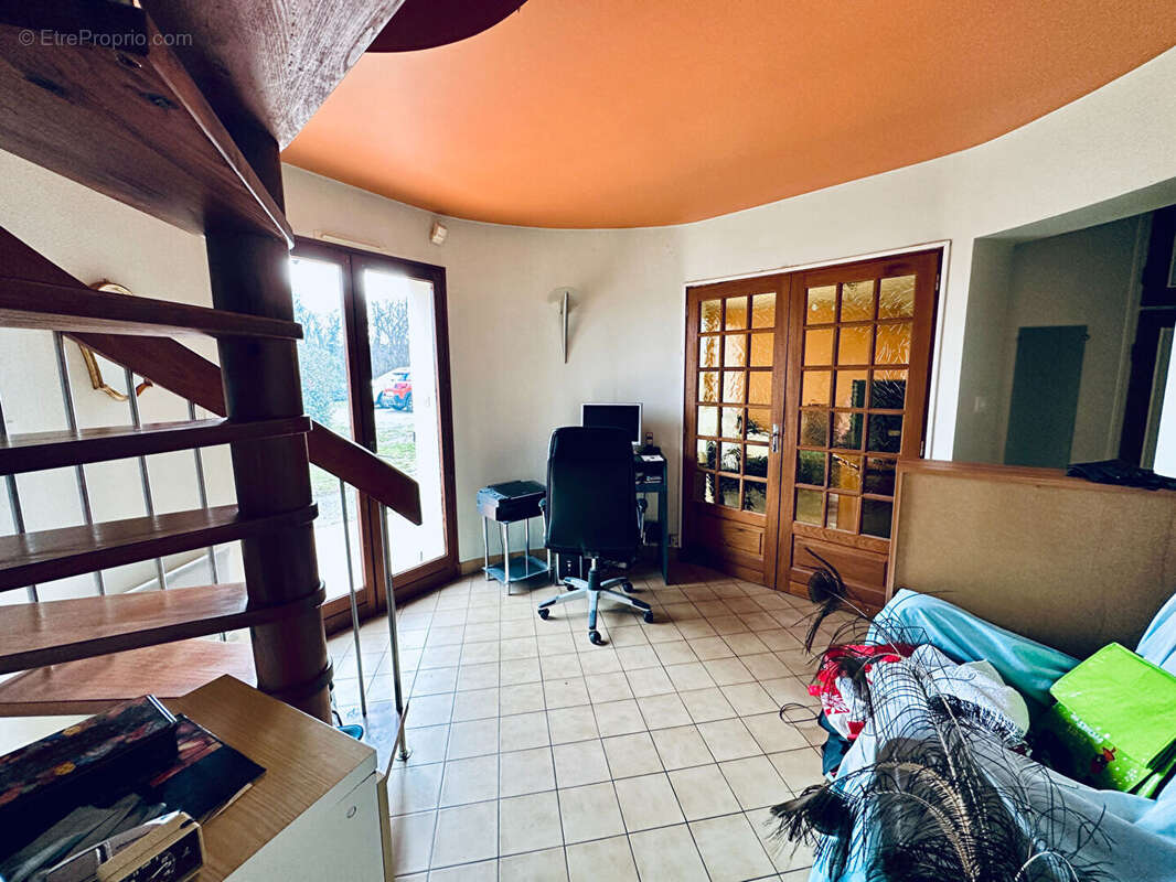 Maison avec dépendance, piscine et bois près de Villeréal - photo 4
