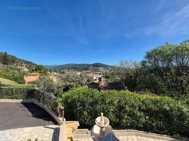 Maison à SOLLIES-VILLE