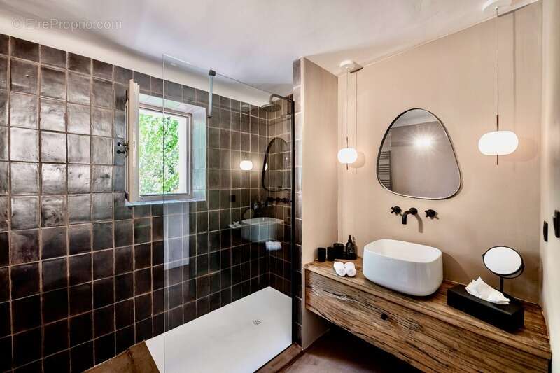 Maison à SAINT-SATURNIN-LES-APT