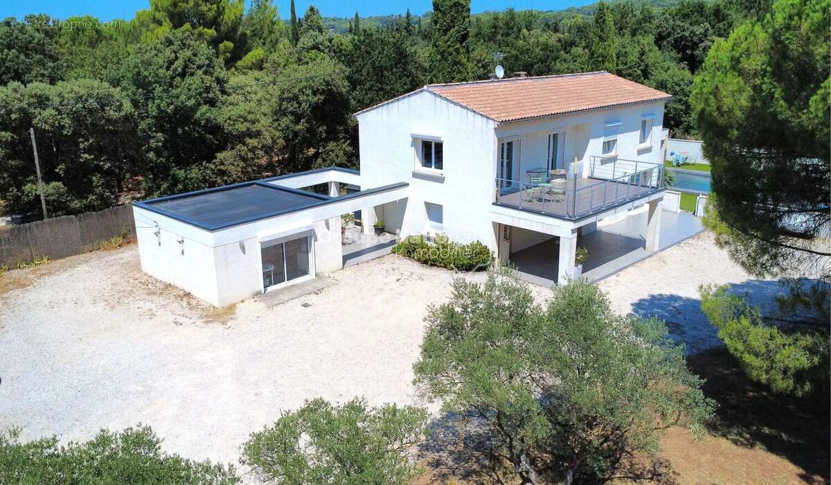 Carpentras - propriete de 190 m² habitable sur 4009 m² de terrain - photo 2