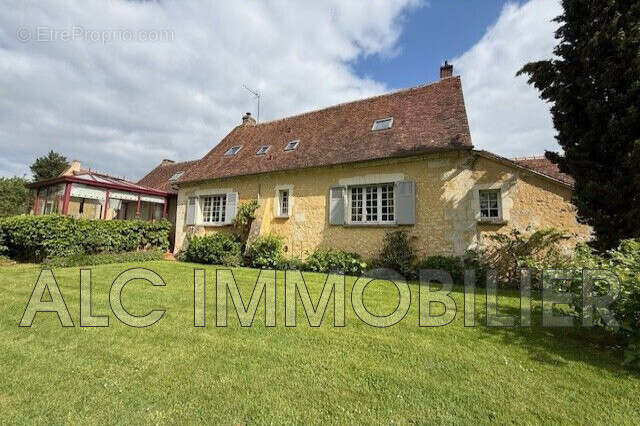Maison à COURCERAULT