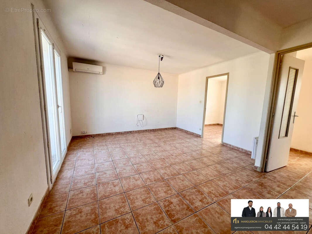 Appartement à CHATEAUNEUF-LES-MARTIGUES