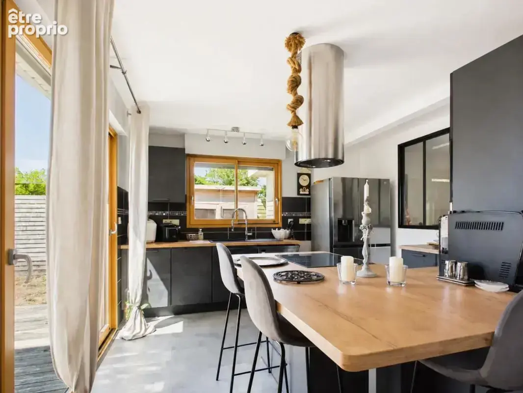 Maison de 7 pièces de 168 m² à Plounévez-Lochrist proche plage - photo 5
