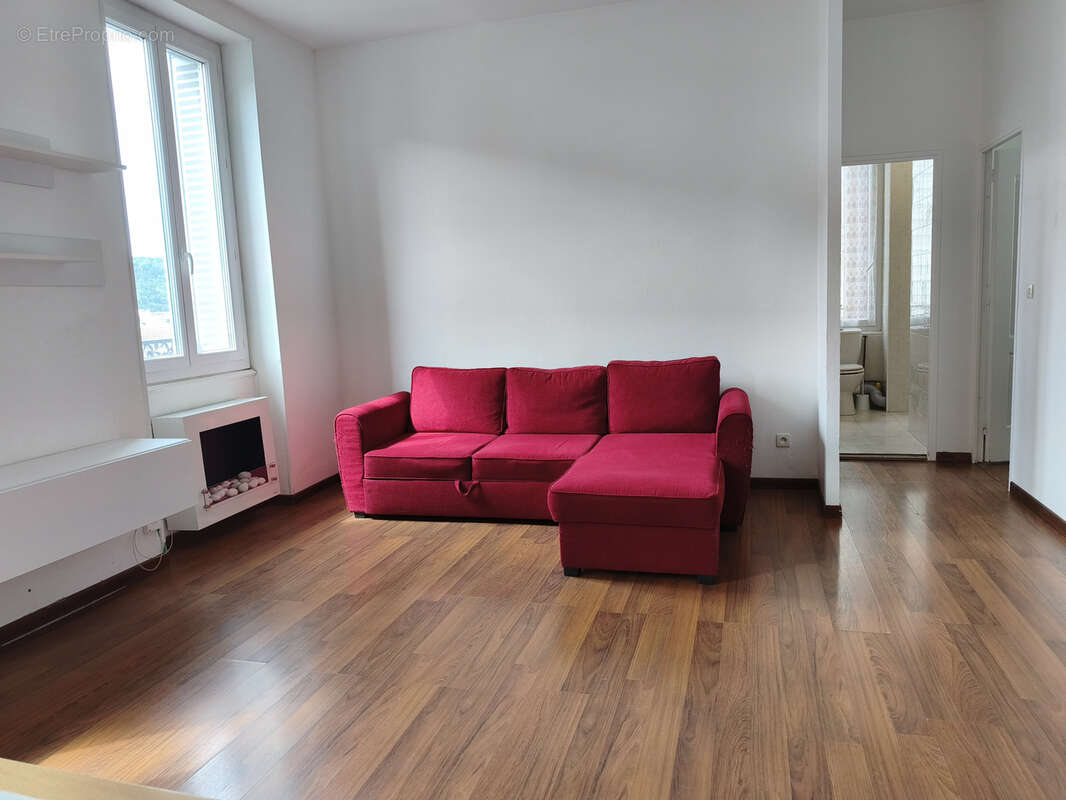 Lumineux T4 de 58 m2 très bien situé en hypercentre et avec belle vue - photo 9