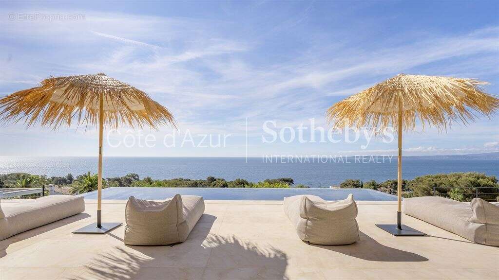 Maison à LES ISSAMBRES