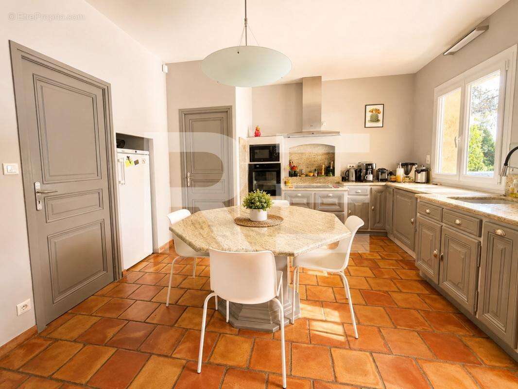 Villa de 154m² sur terrain arbore de 3259m² piscine nimes - photo 6