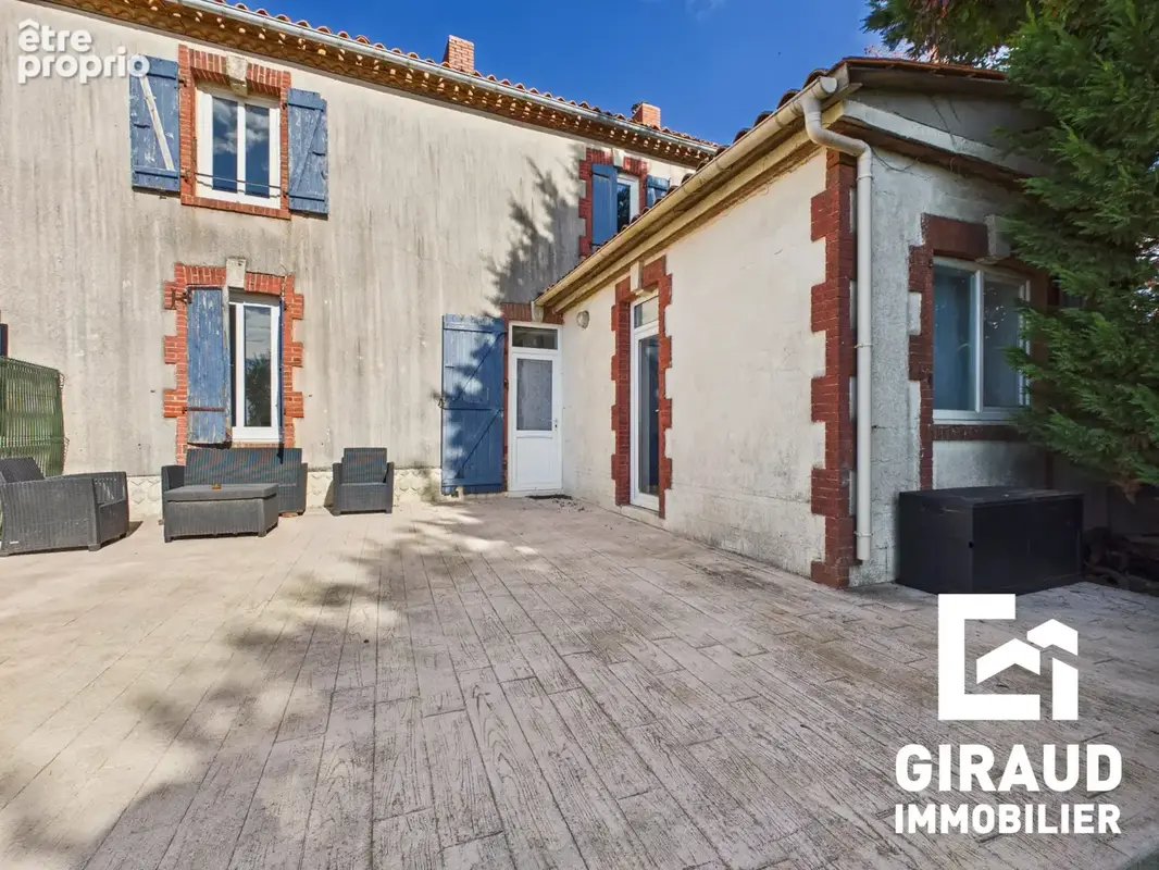 Maison 11 pièces 280 m² à vendre à Saint-Martin-Des-Fontaines (85570) - photo 2