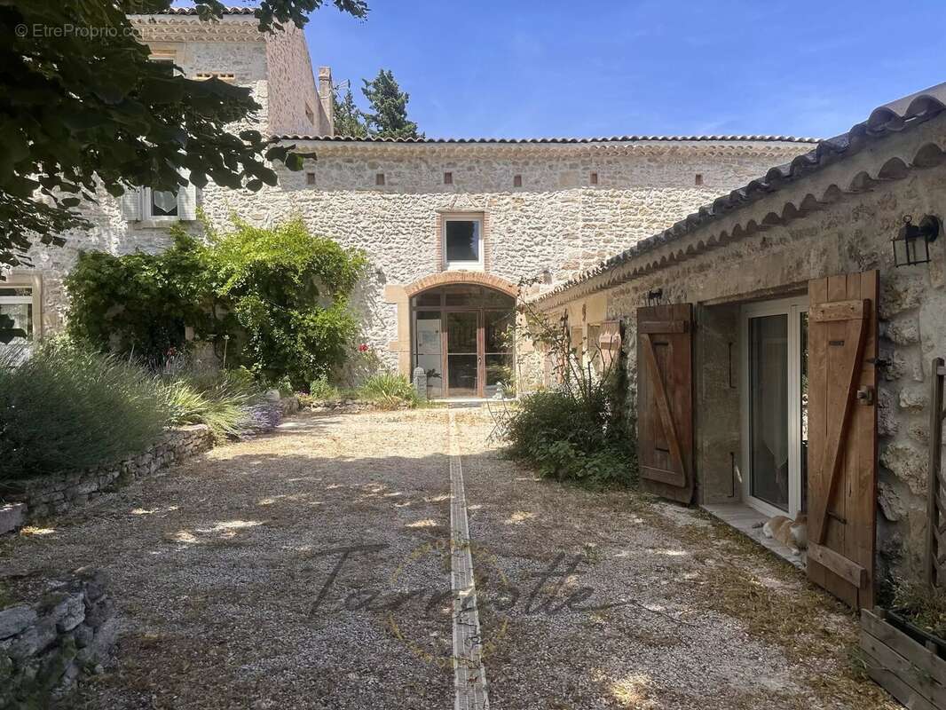 Maison à GRIGNAN