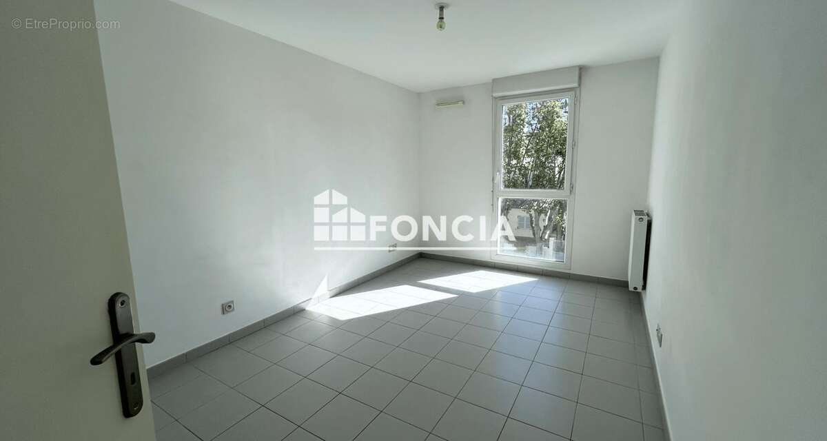 Appartement à MARSEILLE-4E