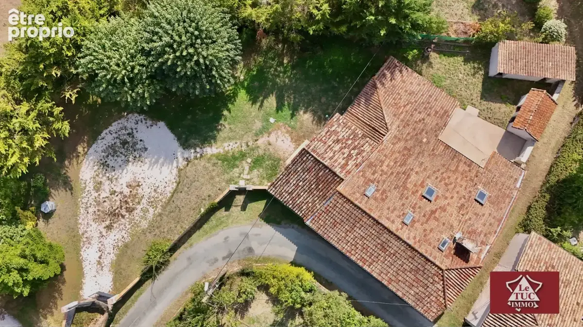 Grande maison en pierre avec dépendances et jardin - photo 3