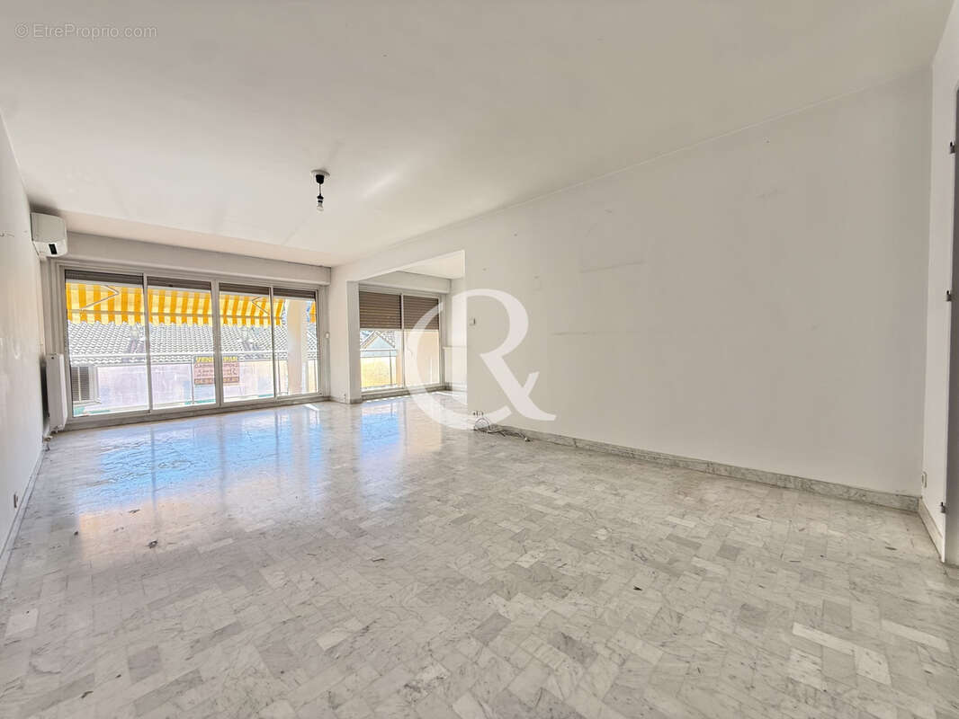 Appartement à HYERES