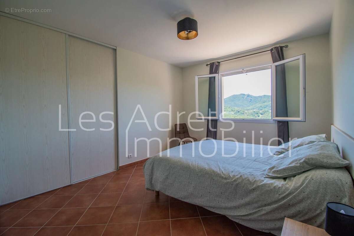 Maison à LES ADRETS-DE-L'ESTEREL