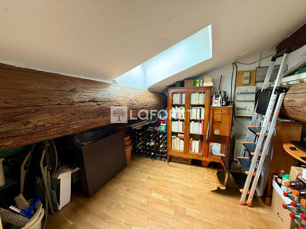 Appartement à MARSEILLE-1E