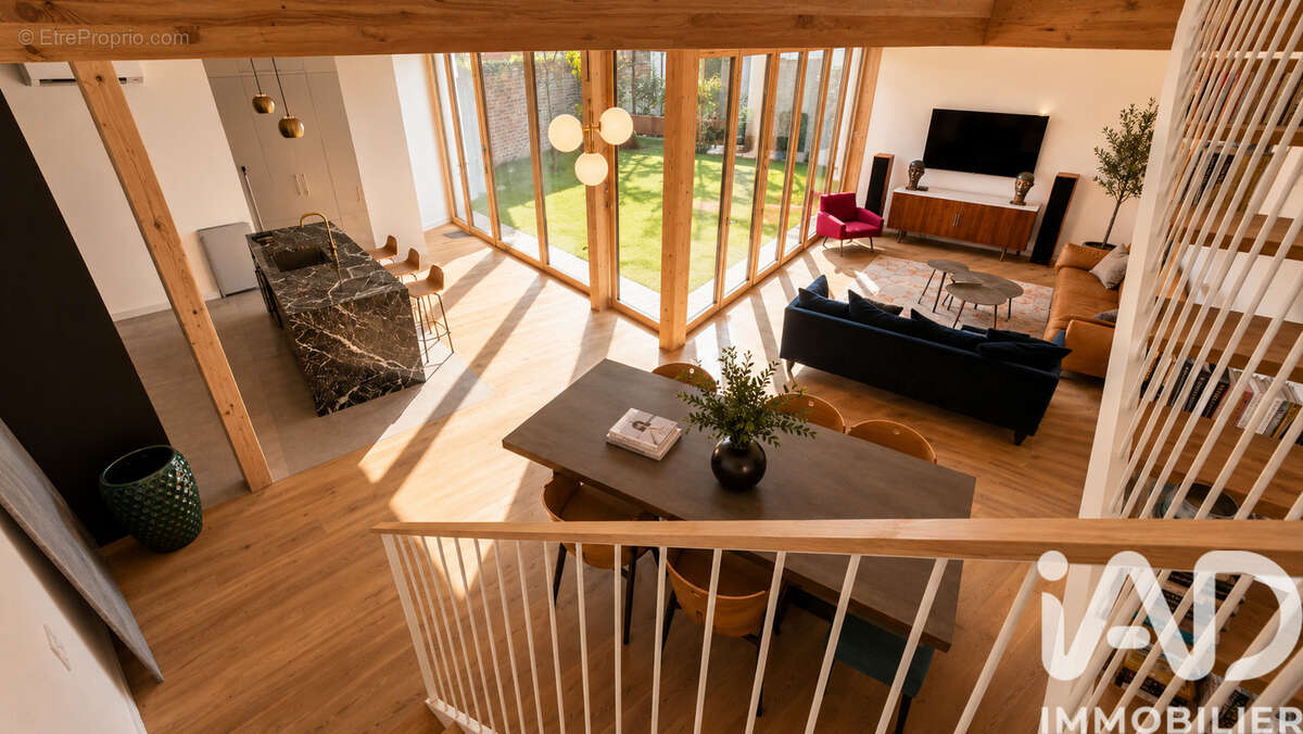Appartement 149 m² à Romainville  - photo 4