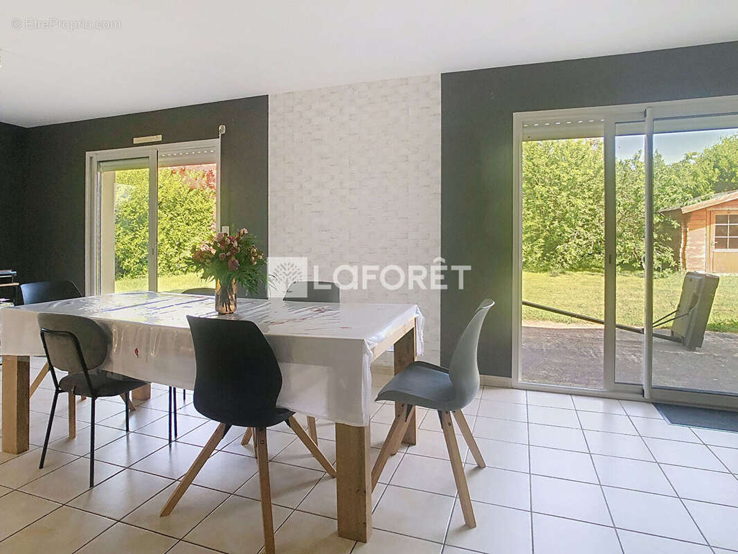 Maison à MAURE-DE-BRETAGNE