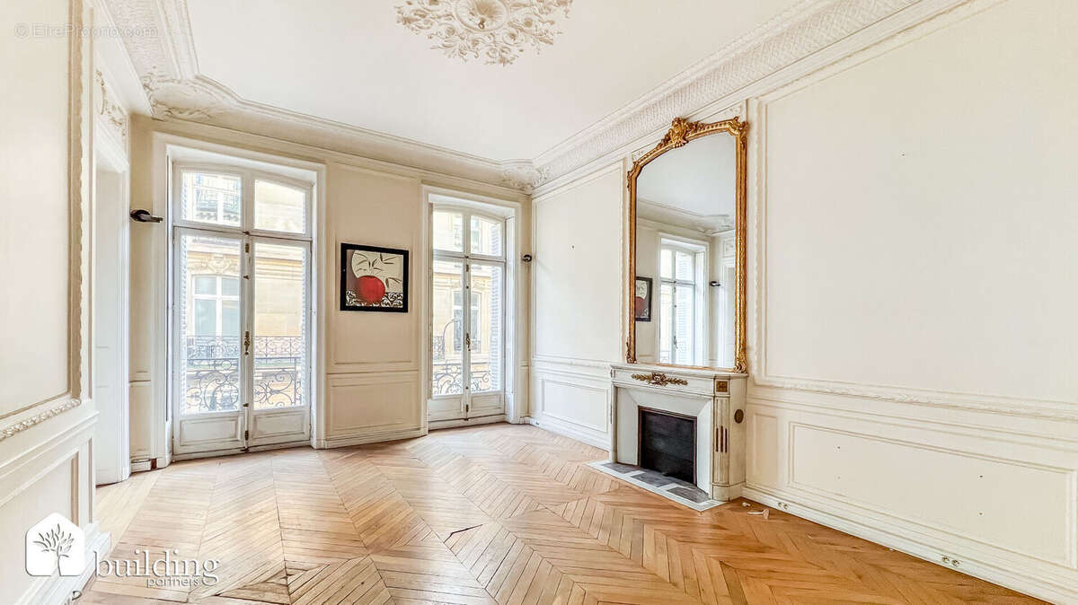 Appartement à PARIS-8E