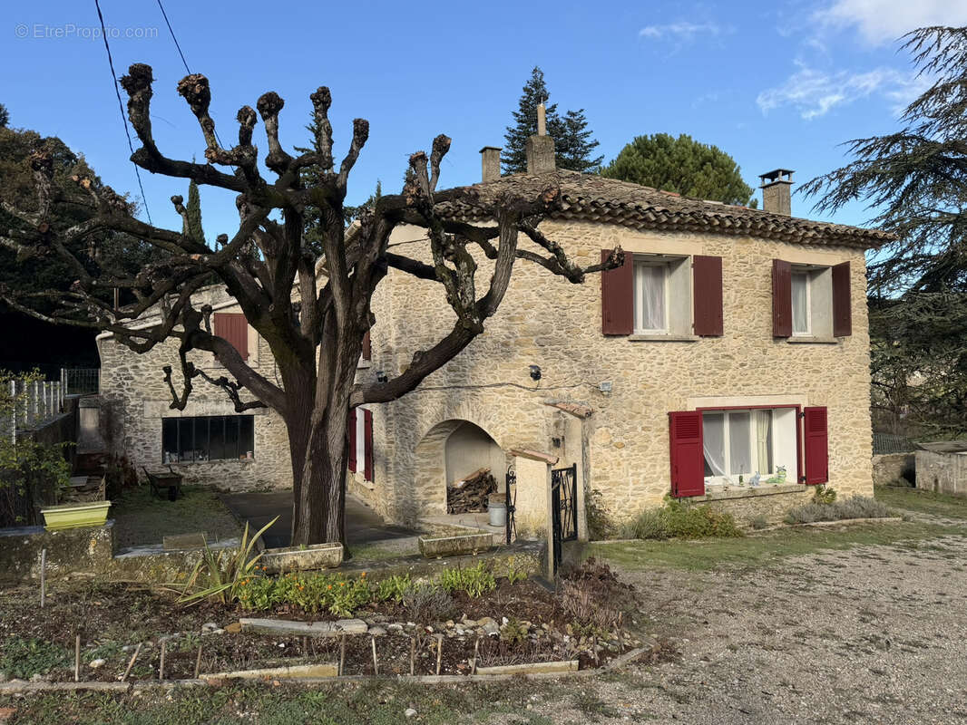 Maison à ENTRECHAUX
