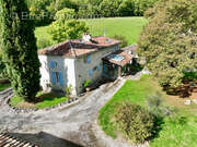Maison à SAINT-MARTIN-DE-BEAUVILLE