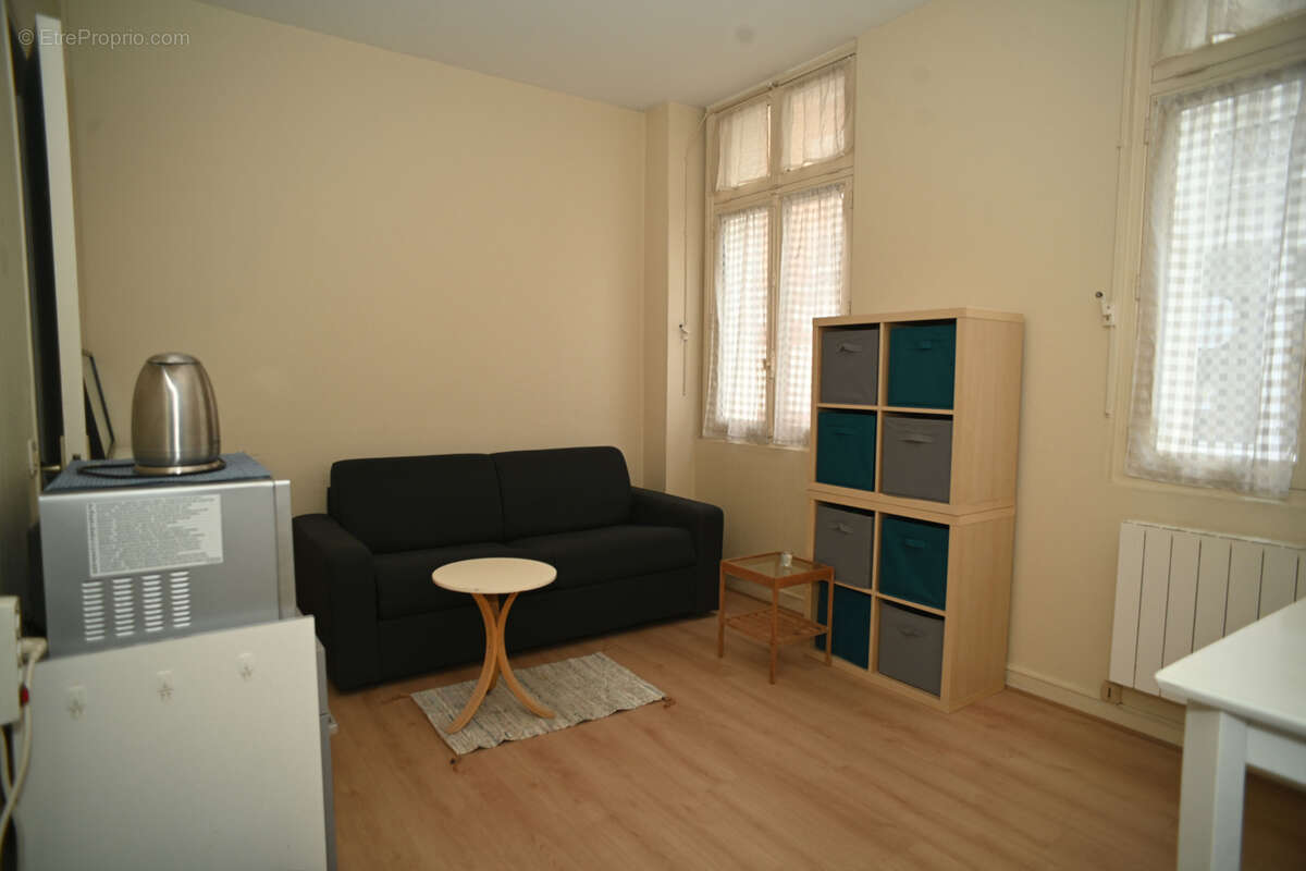 STUDIO Pont Cardinet,Idéal pied-à-terre. Emplacement de 1er choix. - photo 2