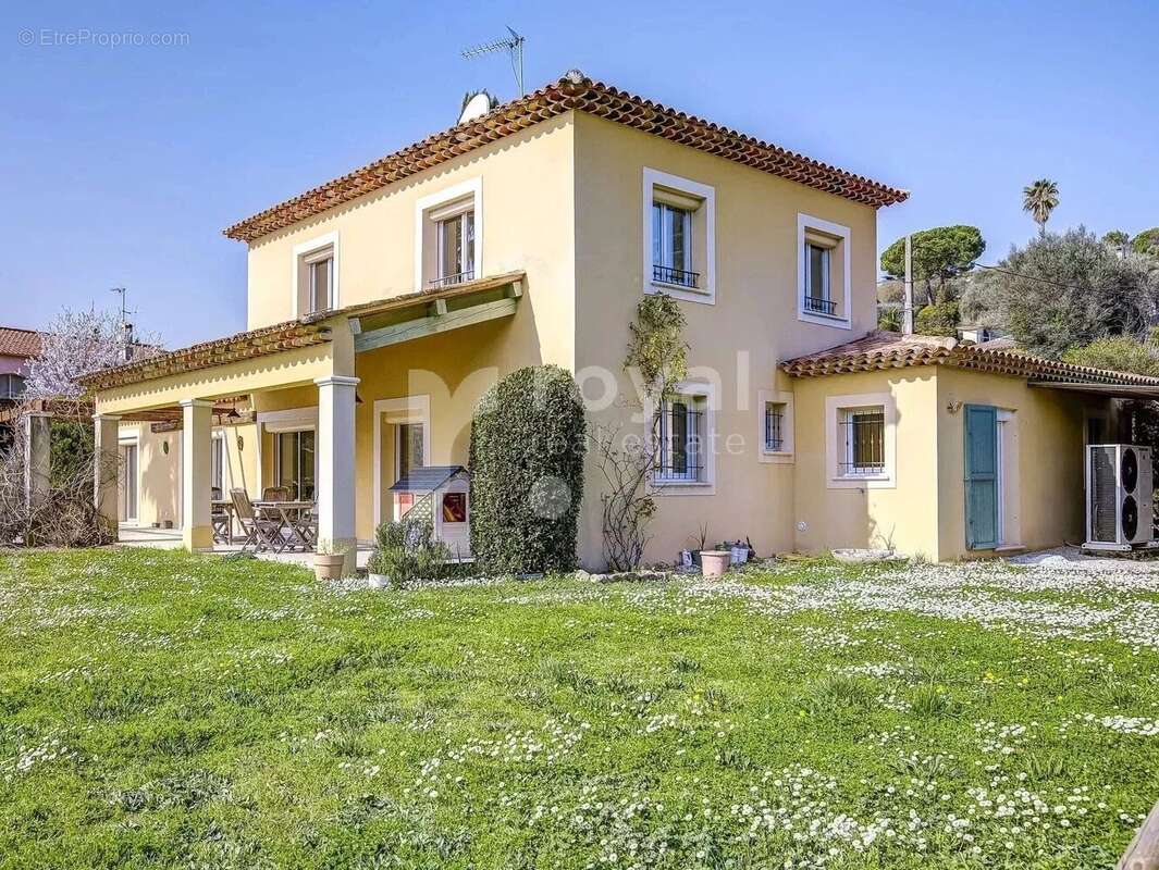 Maison à MOUGINS