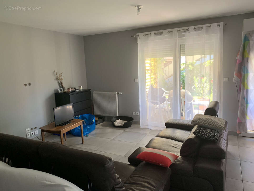 Appartement à CHARBONNIERES-LES-BAINS