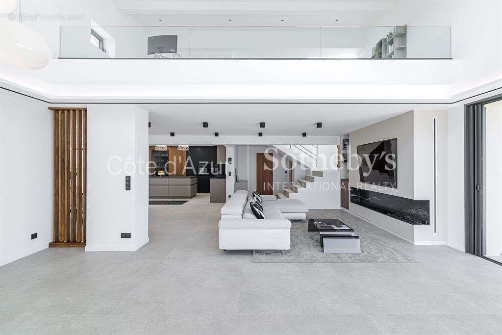 Proche Mandelieu villa contemporaine vue mer 290 m2 piscine calme absolu - photo 5