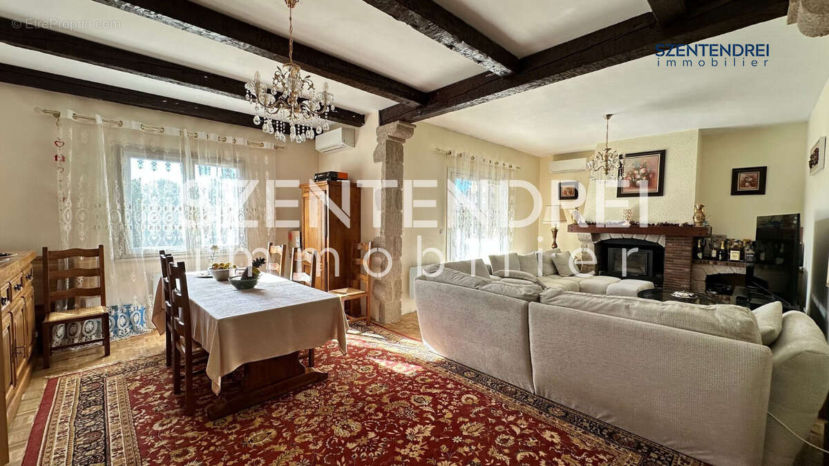 À vendre maison T6 avec garage à Valergues - Maison à VALERGUES