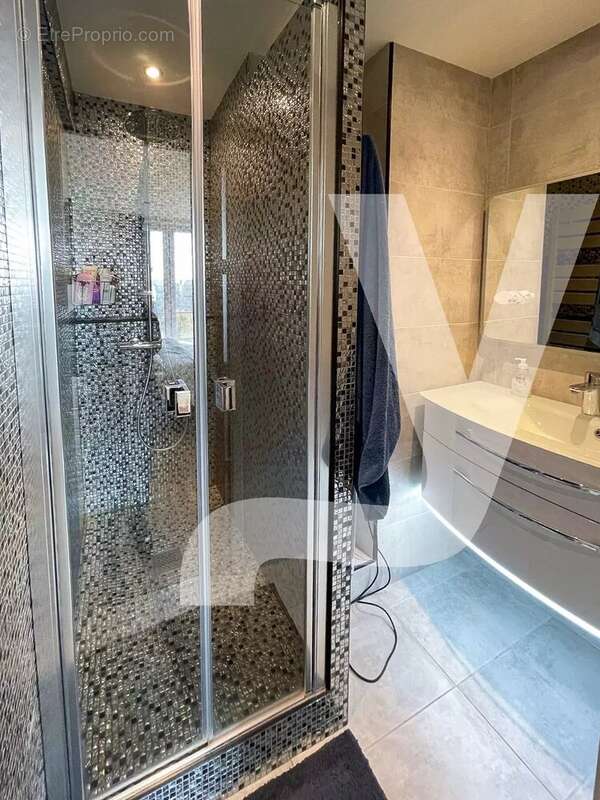 Appartement à PARIS-20E