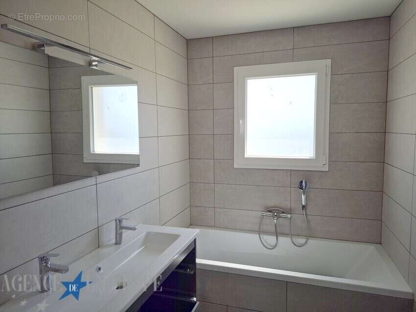 Maison à COGNAT-LYONNE