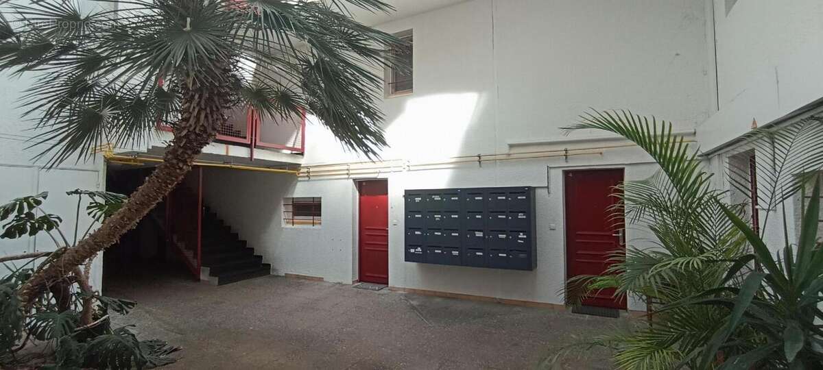 Residence lou souleu, appartement t3 en duplex avec veranda - photo 2