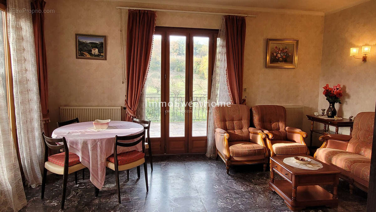 Maison à MIRABEL-AUX-BARONNIES