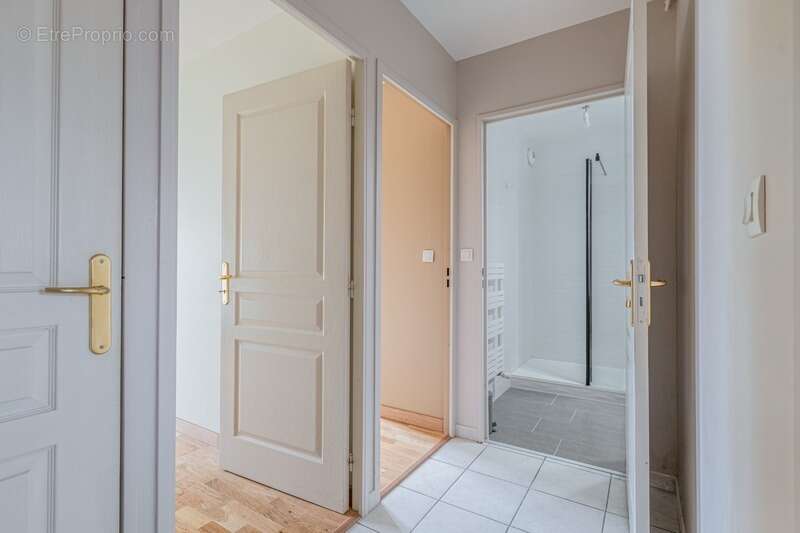 Appartement à MIRIBEL