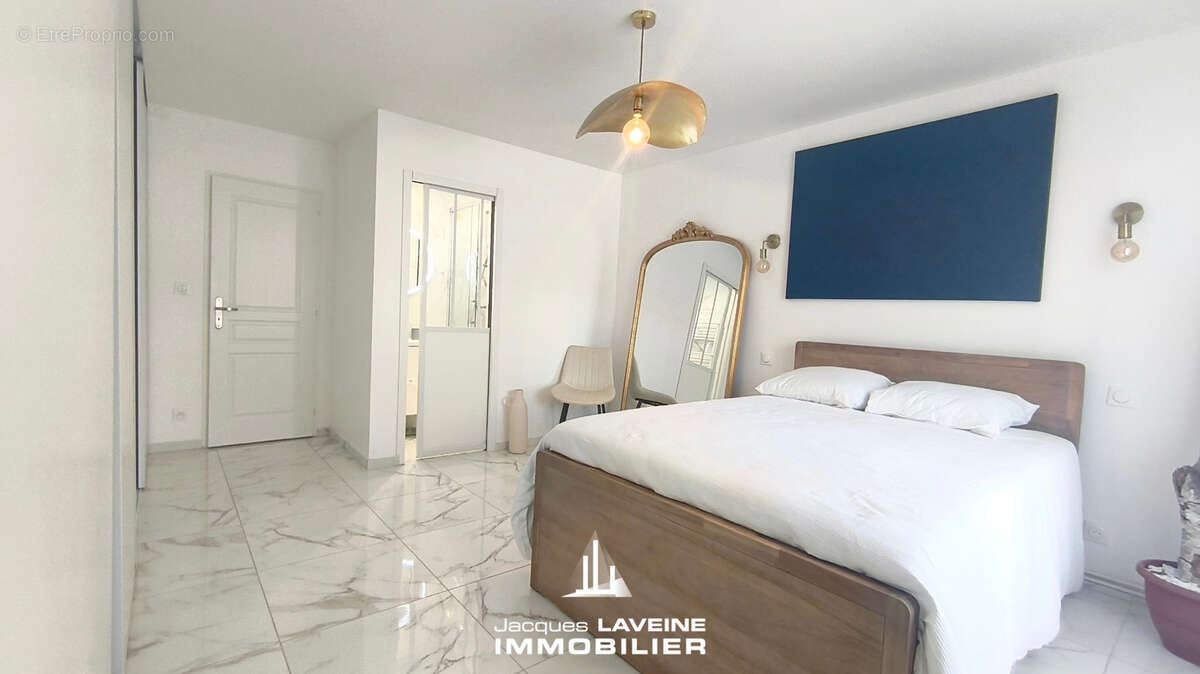 Appartement à SCY-CHAZELLES