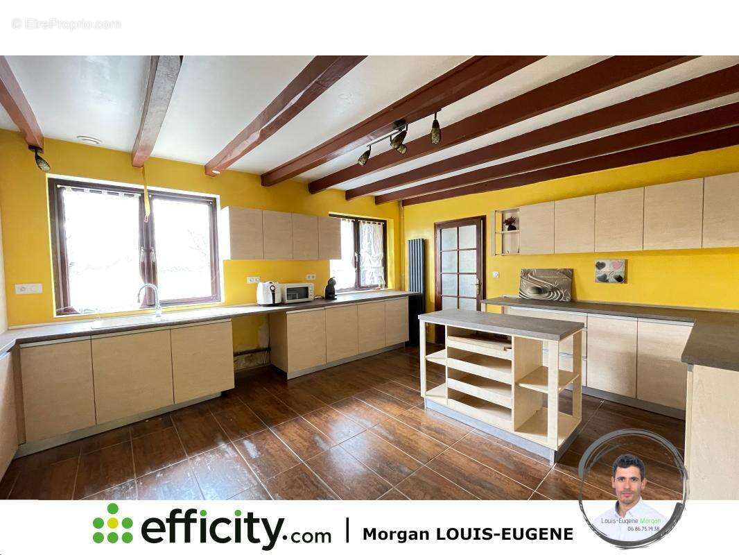 Maison 185 m² à Genouille  - photo 5