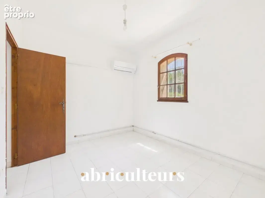 Propriété de 308 m² sur 1 hectare — 8 pièces — Lambesc (13410) - photo 18