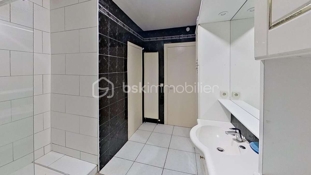 LORIENT Quartier Nouvelle Ville (56100) - Appartement de caractère de 94 m² avec terrasse et cave - photo 15