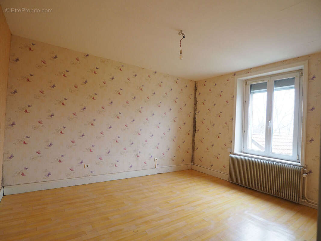 Maison à NOMEXY