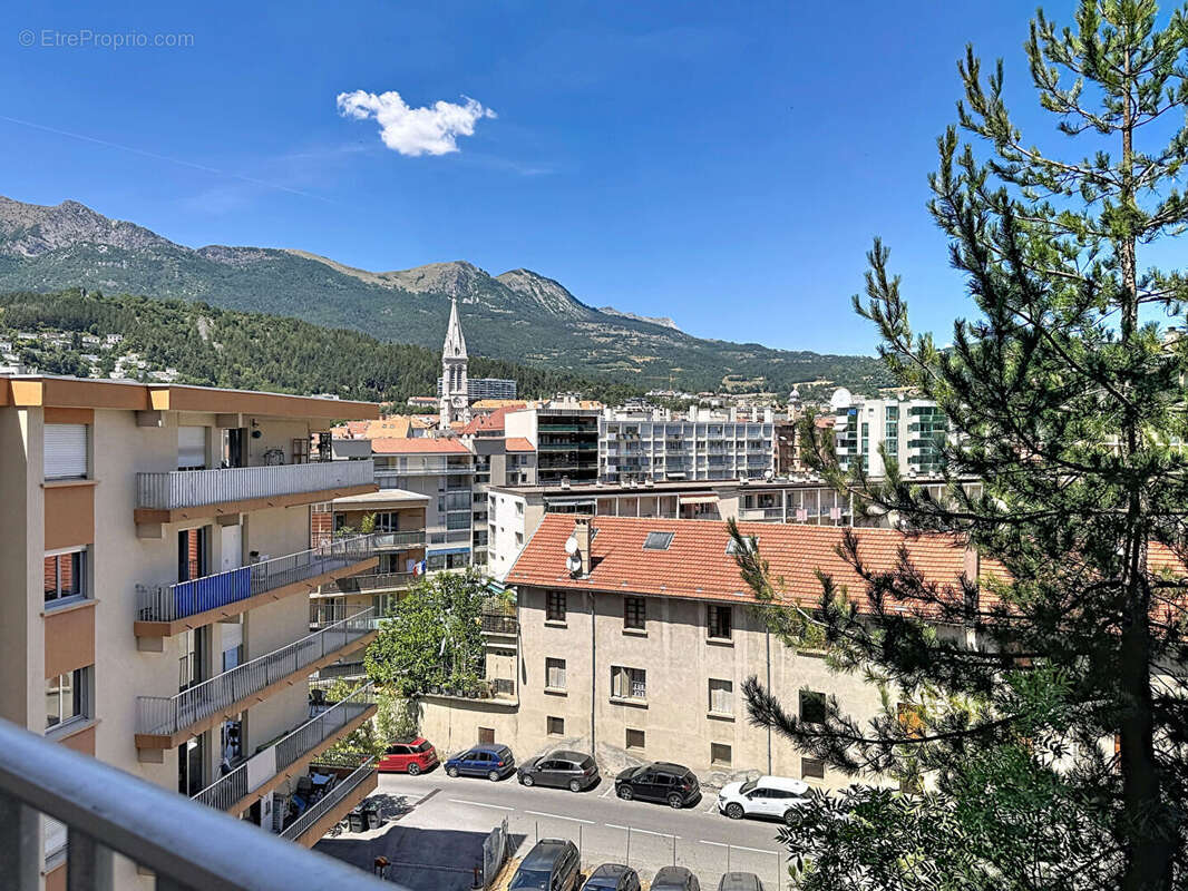 GAP - Appartement T2 avec terrasse, vue panoramique sur les montagnes et ascenseur ! - photo 10
