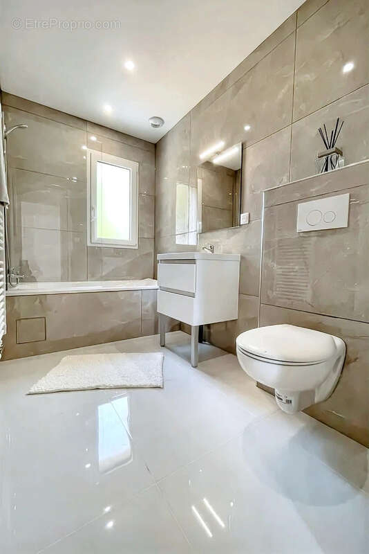 Maison à FEROLLES-ATTILLY