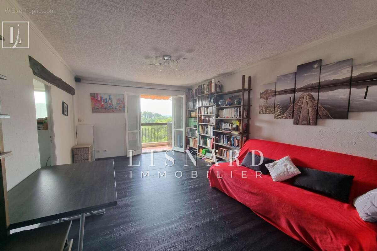 Appartement à VALLAURIS