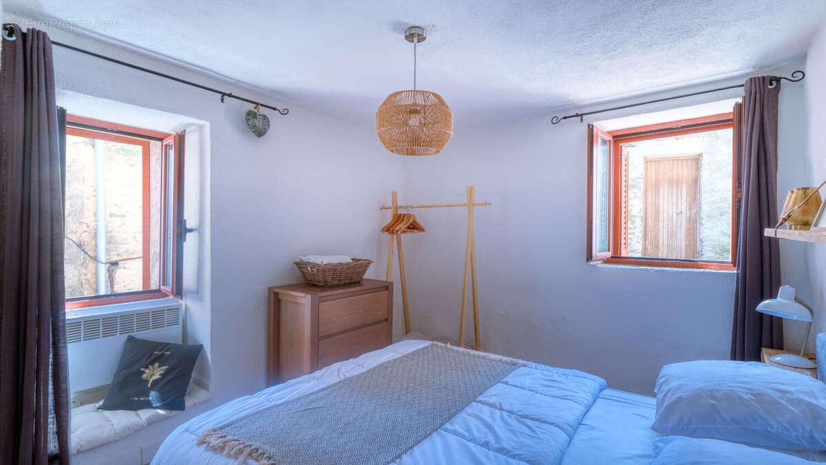 Maison à SAN-MARTINO-DI-LOTA