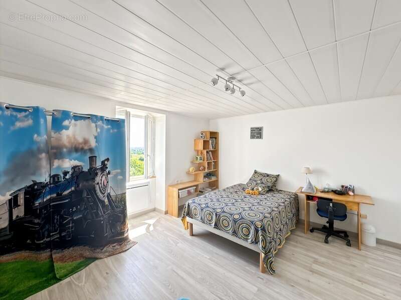 Maison à LA CLAYETTE