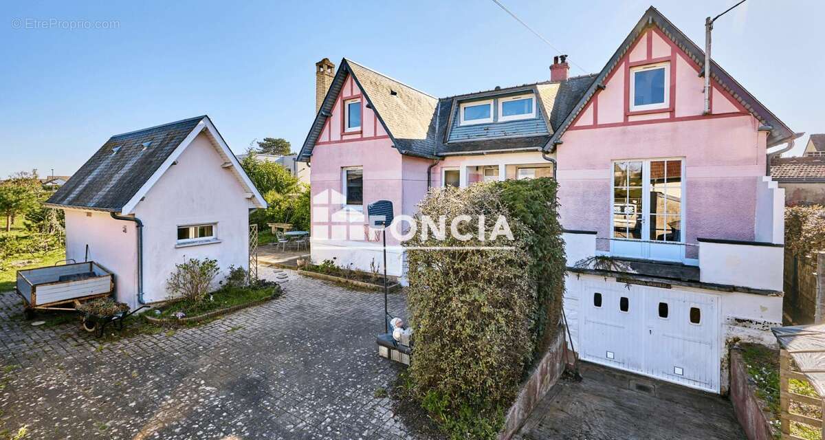 Maison à LUC-SUR-MER