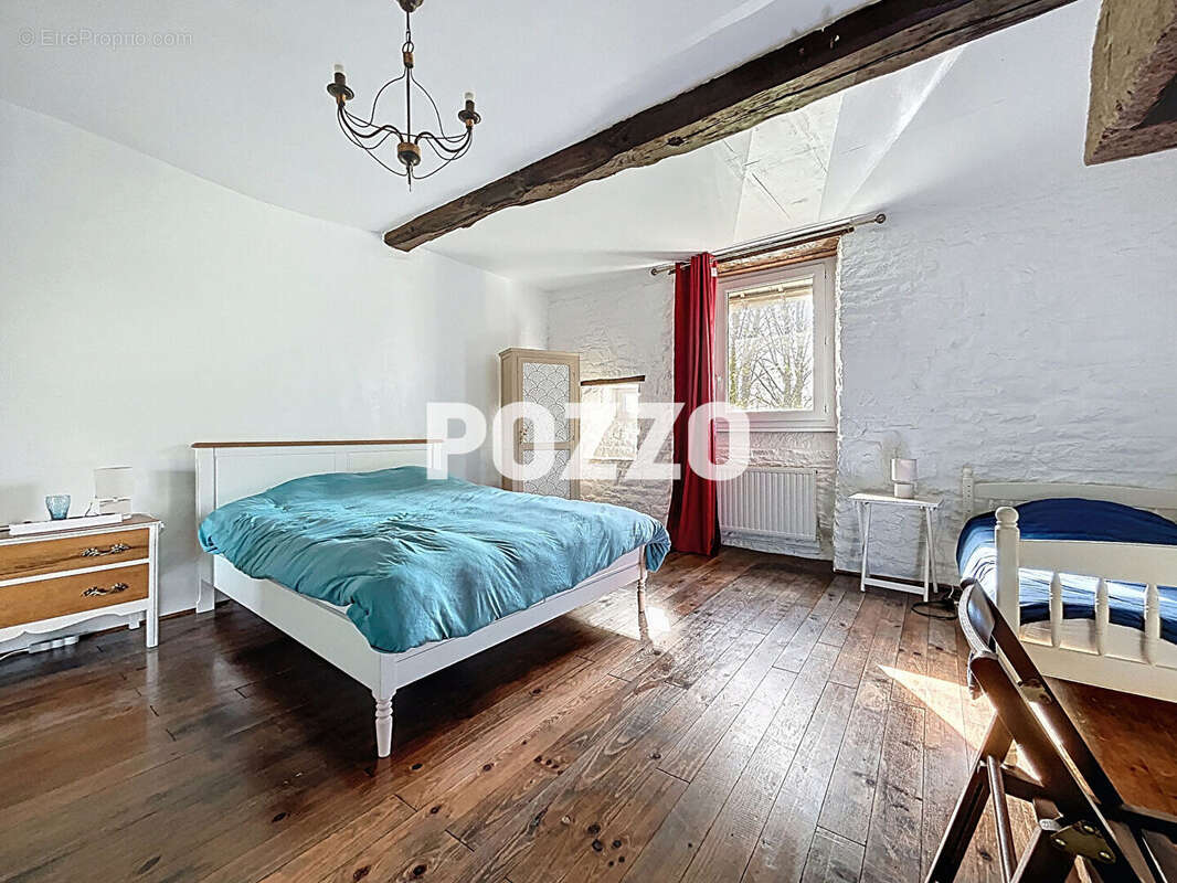 Maison à MONTAIGU-LES-BOIS